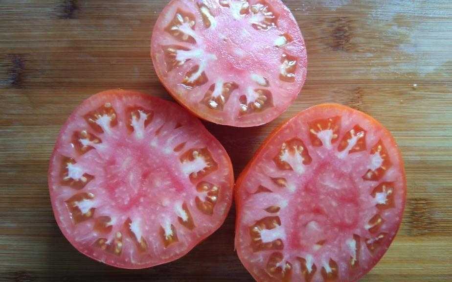 Плоды томата Куум