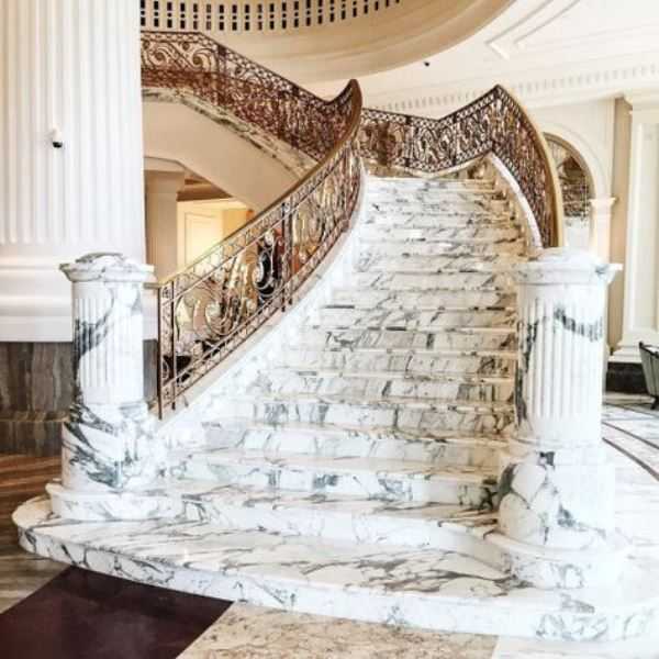мраморная лестница